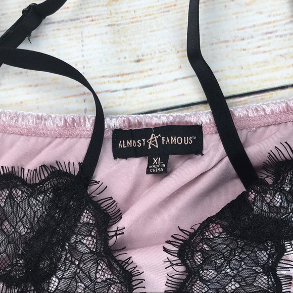 ALMOST FAMOUS Crushed velvet eyelash lace tank NWT - Picture 3 of 4